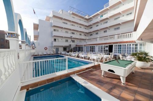 Peldbaseins, Hotel Apartamentos Lux Mar in Ibiza