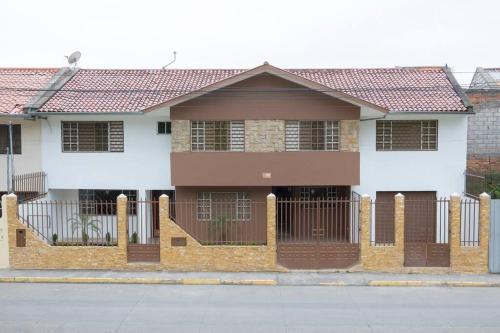 Cozy & Spacious House-Near the Centro