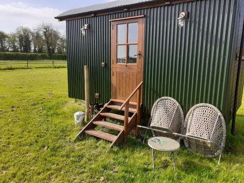 Glamping in Wiltshire in our luxury Shepherds Hut in 切帕咸