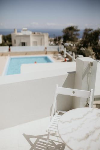Hotel Thirasia – Fira, UT