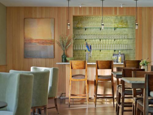 Pub/Lounge, Green Mountain Suites Hotel in So Burlington (VT)