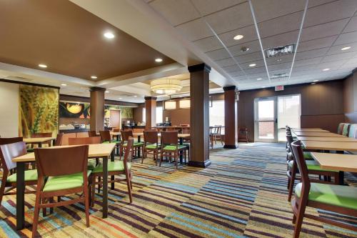 Fairfield Inn & Suites by Marriott Ottawa Starved Rock Area