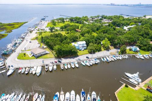 Chic Ocean Springs Vacation Rental Near Downtown! in Ocean Springs (Mississippi)