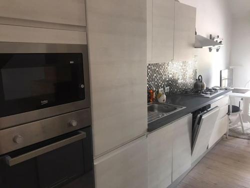 廚房, Vic&Sunny's lake view apartment in 伊斯普拉