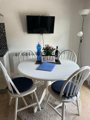 設施, Vic&Sunny's lake view apartment in 伊斯普拉