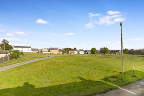 2 Bed Cottage with Garden & Stunning Field Views