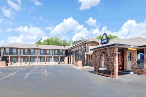 . Days Inn by Wyndham Erick