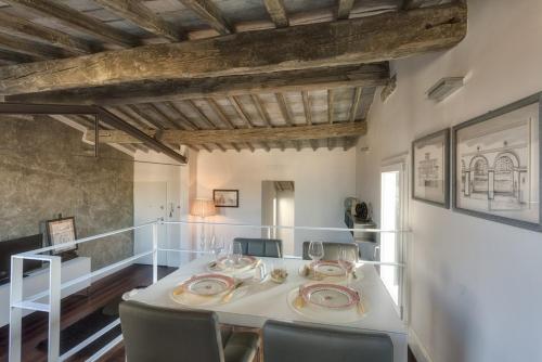 Apartments Florence Beautiful Terrace Serragli - image 2