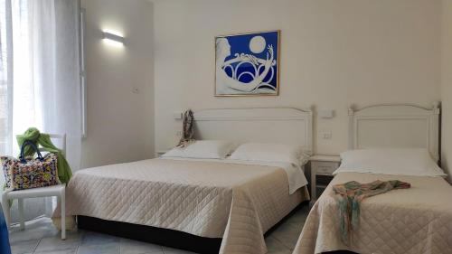 Double Room image 6