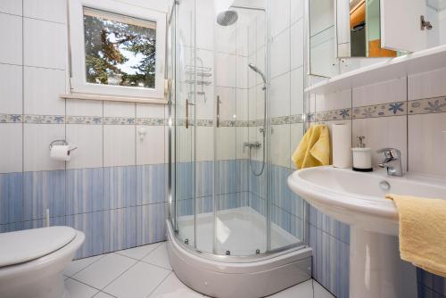 Two-Bedroom Apartment image 5