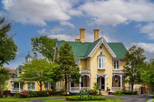 Inn at Woodhaven-In the Heart of the Bourbon Trail-Over 12 Distilleries Nearby