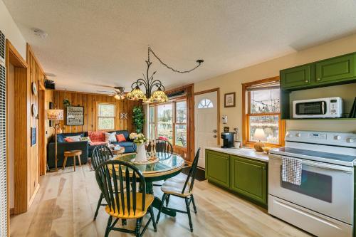 Lakefront, wildlife Cabin retreat - Pelican Bay Cabin in Chisago City (MN)
