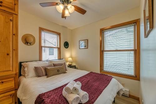 Lakefront, wildlife Cabin retreat - Pelican Bay Cabin in Lindstrom, USA