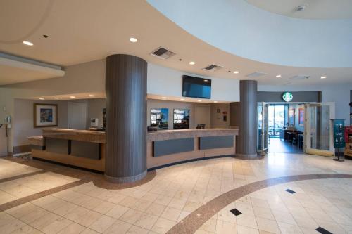 Lobby, Anaheim Marriott Suites in Anaheim