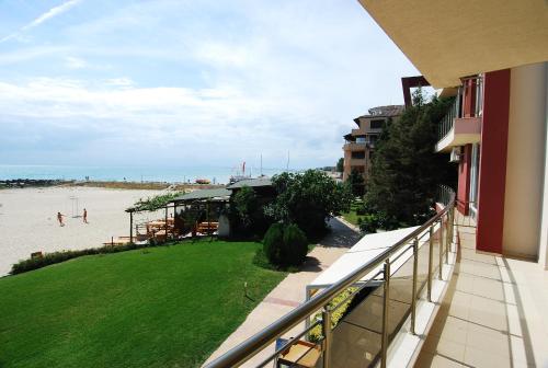 Aurelia Beach Complex - image 12