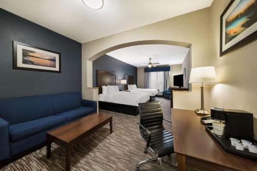 Best Western Plus Lake Dallas Inn & Suites