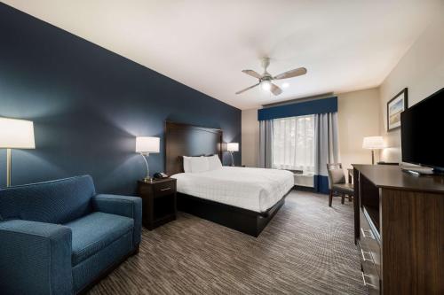 Best Western Plus Lake Dallas Inn & Suites