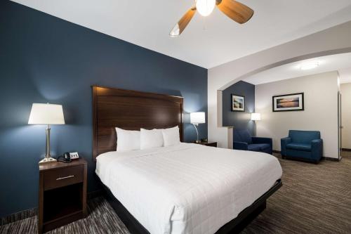 Best Western Plus Lake Dallas Inn & Suites