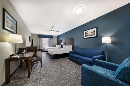 Best Western Plus Lake Dallas Inn & Suites