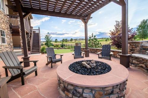 Sunset Casa: Exquisite Home + Golf Lake Views in Blackstone
