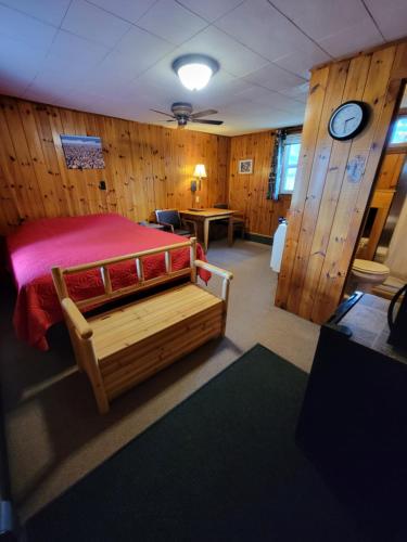Two Rivers Motel and Cabins of Kenton, MI