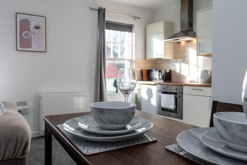 Modern Town Centre Apartment in Neath 4