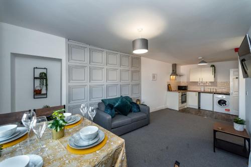 Modern Town Centre Apartment in Neath 1
