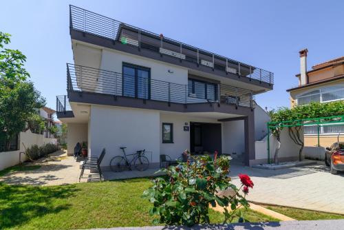  Apartments with a parking space Rovinj - 2226 in Spanidiga