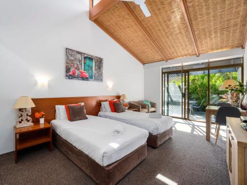 Nautical Owl 122 Nautilus Beach Resort