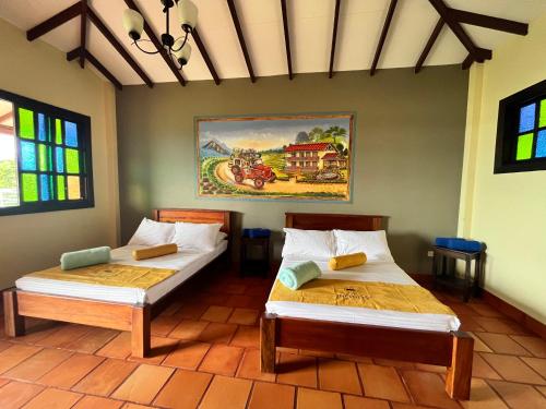 2 double beds
