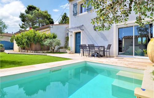 Nice Home In Carpentras With Wifi, Private Swimming Pool And 3 Bedrooms - Location saisonnière - Carpentras