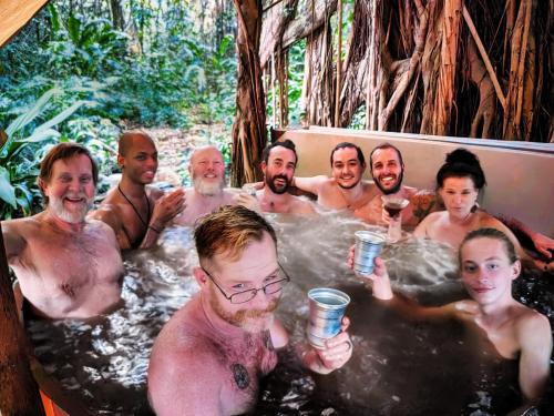 Pezsgőfürdő, Kehena Mauka Nui Club LGBTQIA+ Clothing Optional in Kehena (HI)