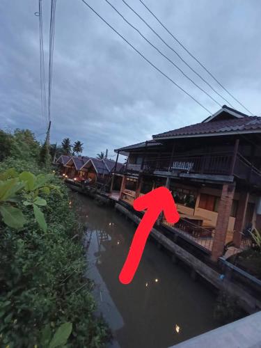 บ้านสุขใจ อัมพวา Room Type - Family Room with Balcony