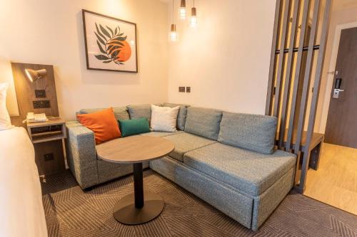 Holiday Inn London Sutton an IHG Hotel - image 4