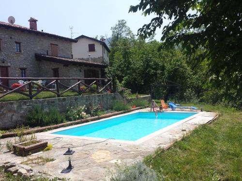 Casa in sasso con piscina