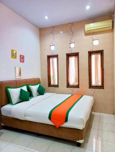 Simply Homy Guest House Monjali 1