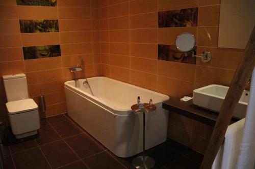 460276830 FH Hotel Rural