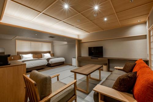 room detail thumbnail 2