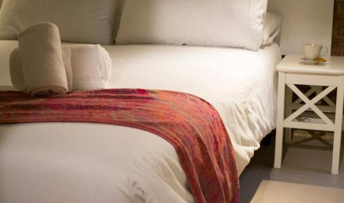 One-Bedroom Apartment image 2
