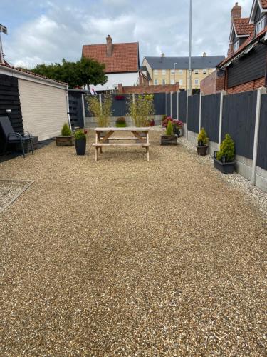 Self-contained, Framlingham Snug, Private Parking, no cooking facilities in 弗雷姆靈漢姆