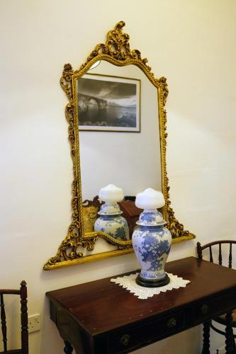 Single Room separate private bathroom image 7