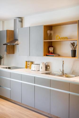 Kitchen, Accommodations at Hillfort House in Brighton in Brighton and Hove