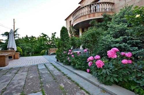 Villa in Nork - image 5
