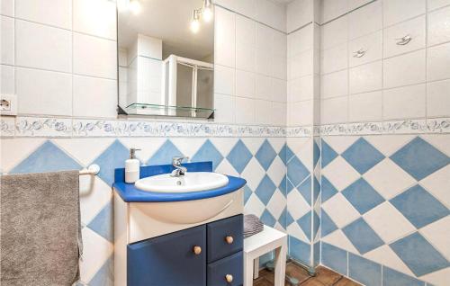 Awesome Apartment In Campello With Outdoor Swimming Pool, Wifi And 2 Bedrooms