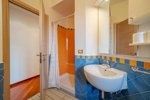 GuestHost - Genoa Sturla Comfy Apartment, Janov (fotografie 8)