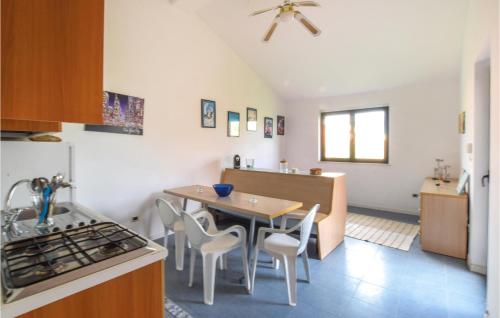  Pet Friendly Apartment in SantʼAndrea Apostolo dello Ionio