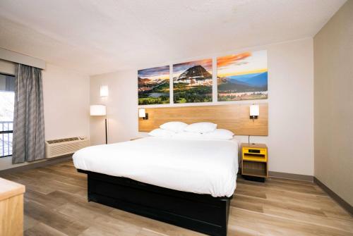 Days Inn by Wyndham Cincinnati East in Cherry Grove, USA