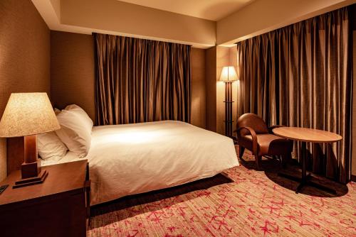 Moderate Double Room (Chapter 2) - Non-Smoking image 3