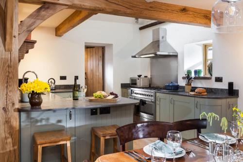 Udvendig, Stone House in Bishopstone
