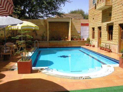 Hotel Golden City with Swimming Pool